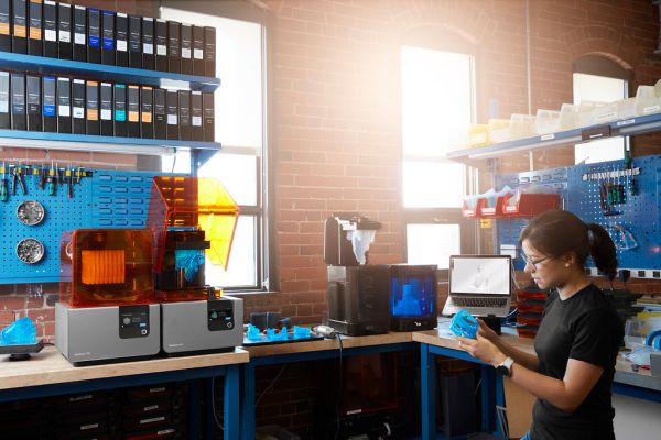 Рабочее место для постобработки 3D-печатных изделий